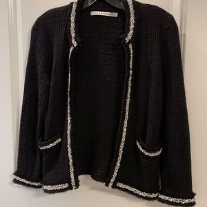 Gorgeous jacket that can be worn many ways!